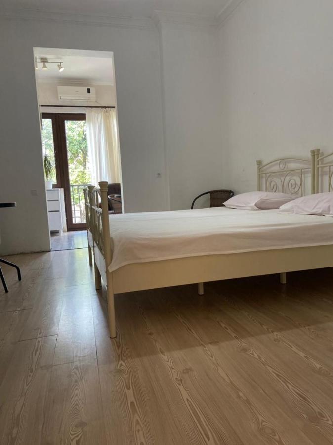 Gulnasi'S Guesthouse Batumi Eksteriør bilde