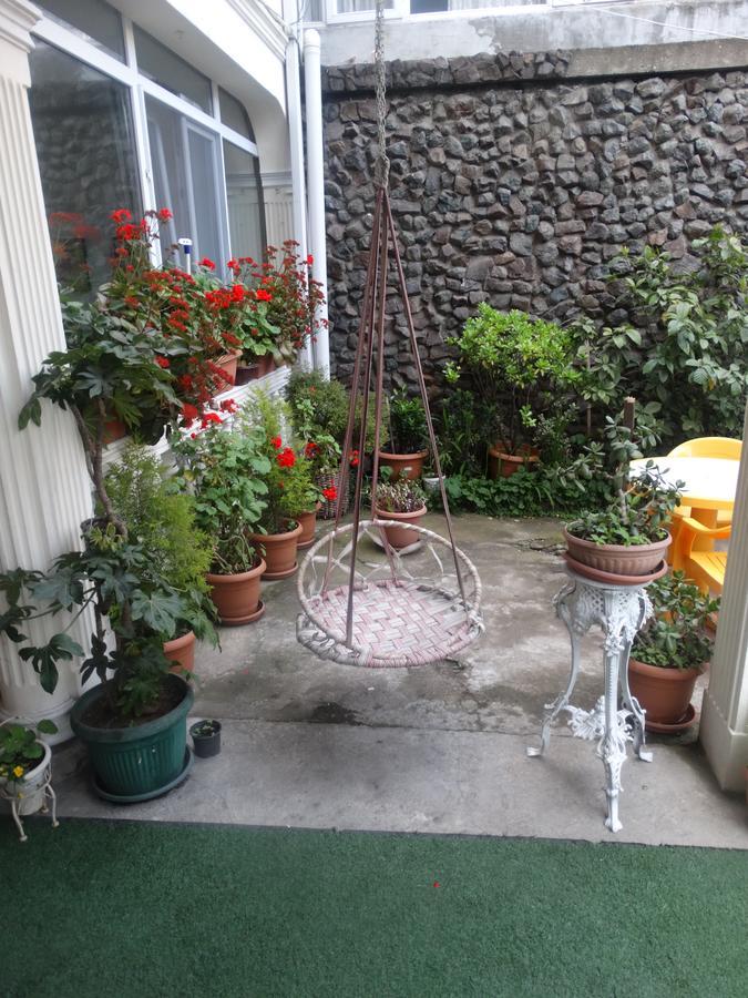 Gulnasi'S Guesthouse Batumi Eksteriør bilde
