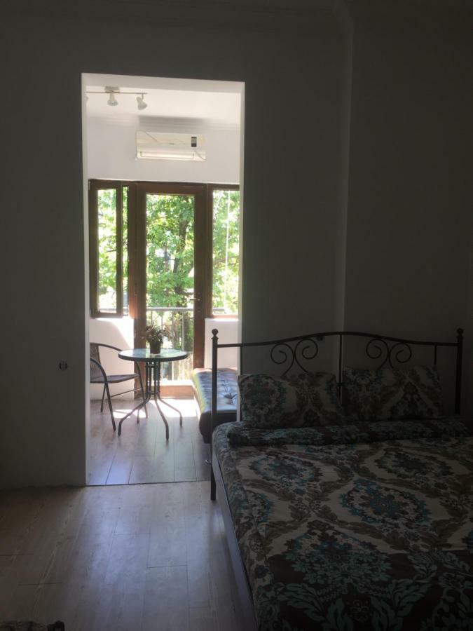 Gulnasi'S Guesthouse Batumi Eksteriør bilde