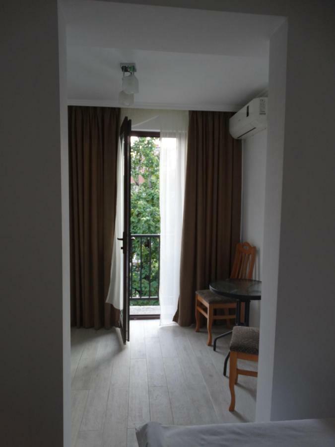 Gulnasi'S Guesthouse Batumi Eksteriør bilde