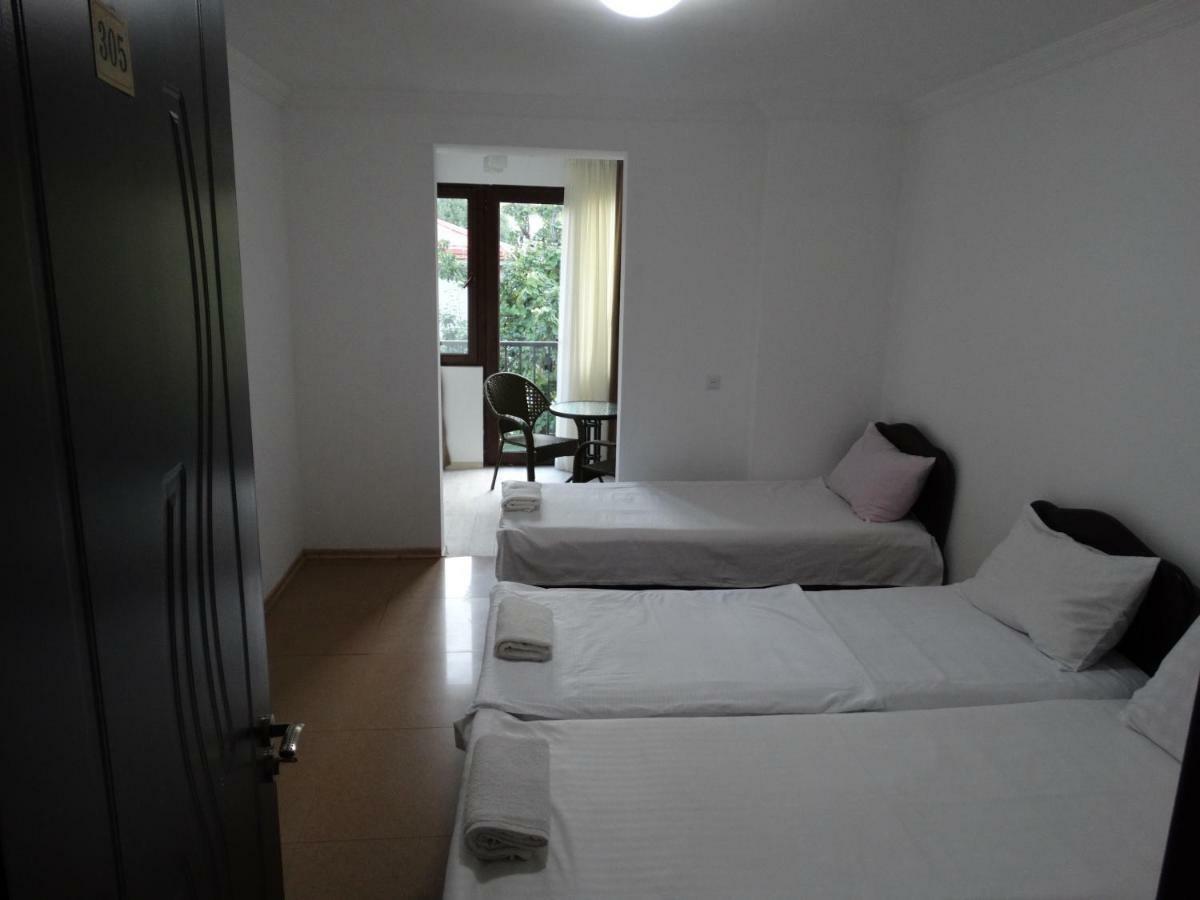 Gulnasi'S Guesthouse Batumi Eksteriør bilde