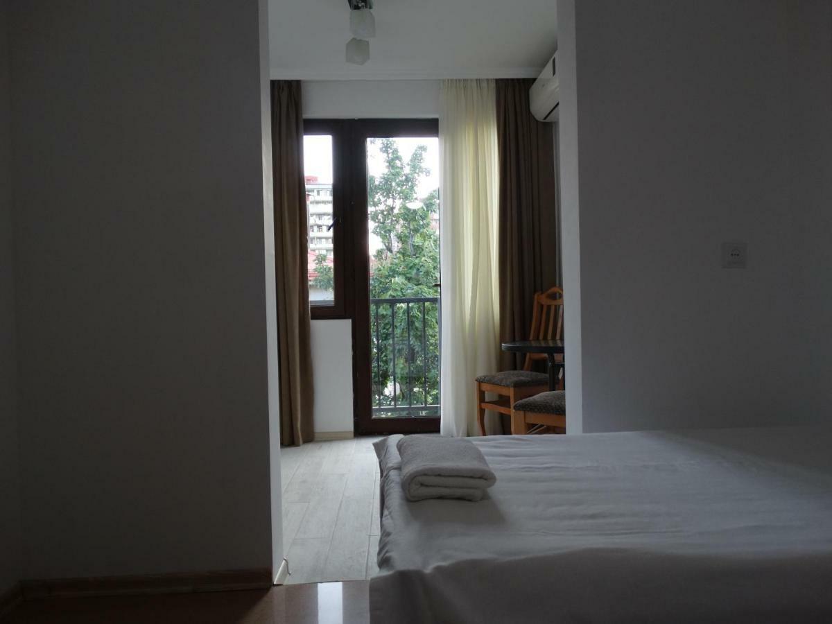 Gulnasi'S Guesthouse Batumi Eksteriør bilde
