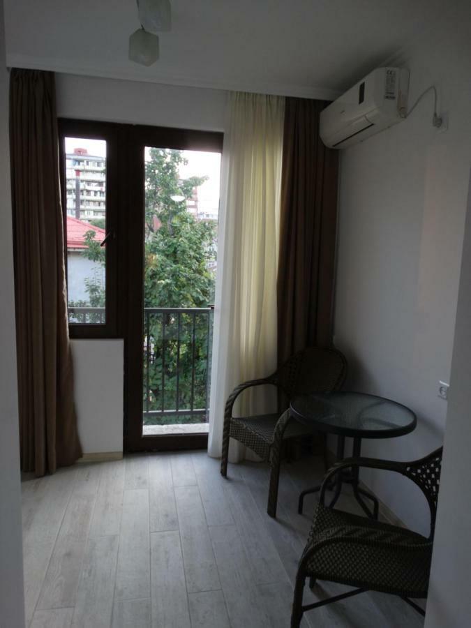 Gulnasi'S Guesthouse Batumi Eksteriør bilde