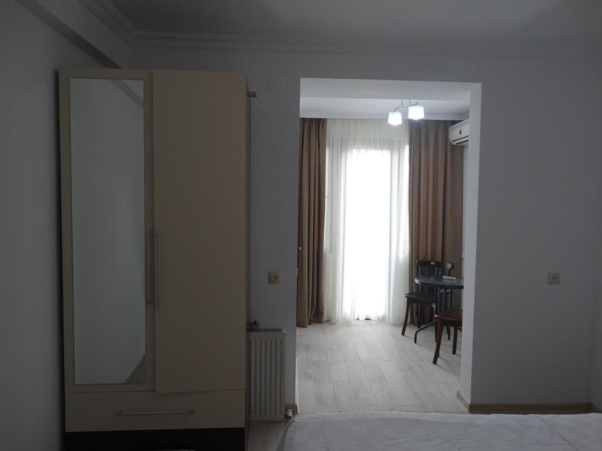 Gulnasi'S Guesthouse Batumi Eksteriør bilde